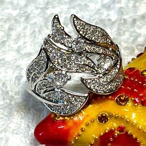 Pretty ring -large bold -never worn